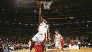 2. LeBron James (20 Jahre, 80 Tage): Am 20.03.2005 erzielte der inzwischen vierfache MVP 56 Punkte (18/36 FG) gegen die Toronto Raptors. Bereits 22 Tage nach seinem 21. Geburtstag gelang sein drittes Spiel mit 50+ Zählern.