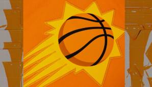 Steve Nash und Co. waren die ersten, die in einem orangenen Trikot für die Suns aufliefen. Dennoch wurde die neue Version ein wenig angepasst: Erstmals wird es auf der Vorderseite keinen Schriftzug geben. Dort ist nur das Suns-Logo zu sehen.