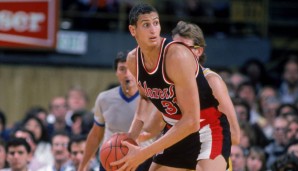 SAM BOWIE - 2. Pick von den Portland Trail Blazers 1984 | Karrierestatistiken: 10,9 Punkte, 7,5 Rebounds, 1,8 Blocks bei 45,2 Prozent FG und 30,2 Prozent Dreier in 511 Spielen | Teams: Blazers, Nets und Lakers