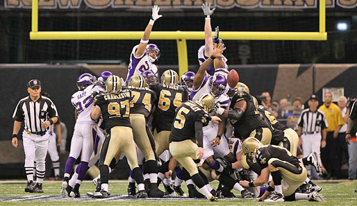 Durch dieses Field Goal von Garrett Hartley besiegten die New Orleans Saints die Minnesota Vikings