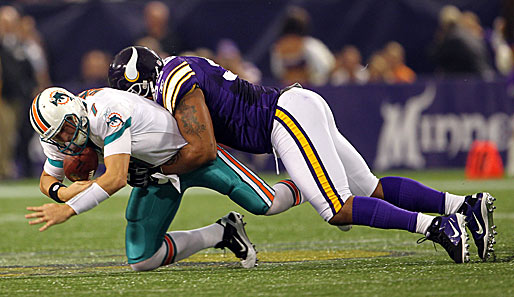 Defensive Tackle Kevin Williams (r.) von den Minnesota Vikings wurde von der NFL suspendiert