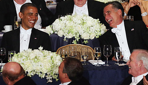 Barack Obama (l.) und Mitt Romney befinden sich derzeit auf Wahlkampftour