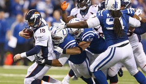 Vier Sacks gelangen den Indianapolis Colts gegen ihren Ex-Quarterback Peyton Manning (l.)