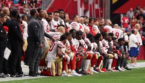 Vor dem Spiel gegen die Arizona Cardinals kniete das gesamte Team der San Francisco 49ers bei der Hymne