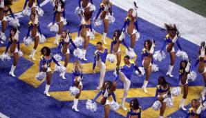 Erstmals traten auch männliche Cheerleader bei einem Super Bowl auf