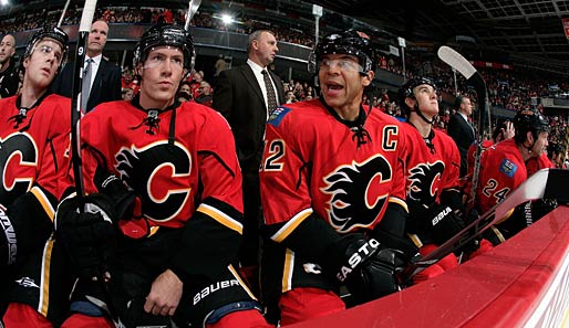 Kapitän Jarome Iginla (M.) und seine Calgary Flames sind vorzüglich in die Saison gestartet