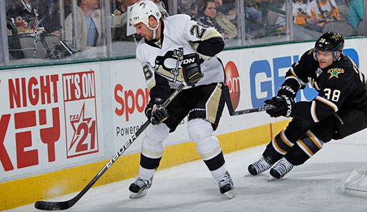 Steve Sullivan (l.) traf erst für die Pittsburgh Penguins, dann schied er verletzt aus