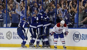 Sieg! Die Tampa Bay Lightning feiern das dramatische 2:1 über die Canadiens.