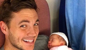 Marcus Willis freut sich über die Geburt seiner Tochter Martha May