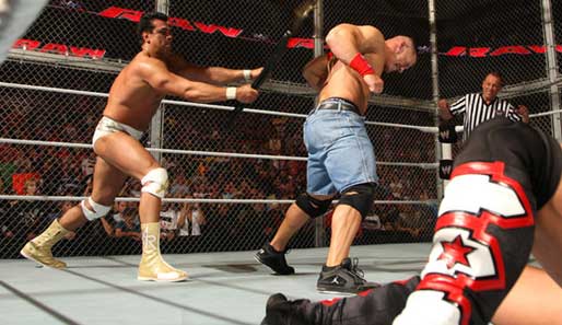 Alberto Del Rio (l.) will die WWE Championship von John Cena bei Hell in a Cell zurückholen