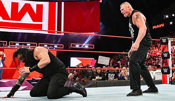 Brock Lesnar (r.) hält die Universal Championship seit WrestleMania 33.