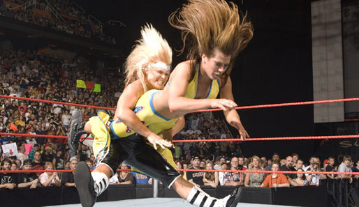 Das erste Match ihrer Wrestling-Karriere bestritt Beth Phoenix gegen Mickie James. Später trafen sich die beiden dann in der WWE wieder