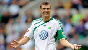 Zu viel für die Veilchen. Ein halbes Jahr später wechselte Dzeko nach Wolfsburg, das ihn im Winter 2011 um 35 Millionen € verscherbelte. Ex-FAK-Sportdirektor Parits bei SPOX: "Klar, dass ich mir in den letzten Jahren ein paar Mal die Haare gerauft habe."