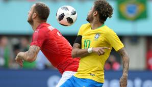 Journal do Dia (Brasilien): "Unter den Spielern wurde Neymar am meisten applaudiert. Er hat einen Spitznamen verdient: 'Magier'. Nach dem Spiel sagte Neymar, dass die brasilianischen Fans von der 'Hexa' (sechster WM-Titel, Anm.) träumen können."