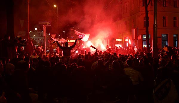 Die bosnischen Fans machen Stimmung.