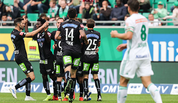 Sturm Graz gewinnt im Hinspiel mit 2:1 gegen Rapid.