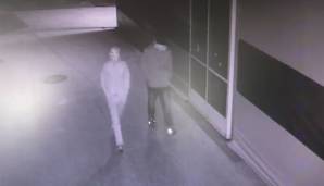 Diese zwei Männer brachen in die Raffeisen Arena ein (Überwachungskamera)