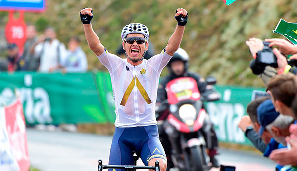 Stefan Denifl jubelt über seinen Etappen-Sieg bei der Vuelta