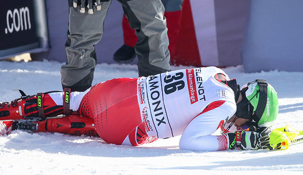 Marc Digruber stürzte beim Slalom in Chamonix unglücklich.