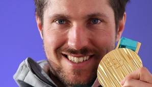 Marcel Hirscher mit seiner Gold-Medaille