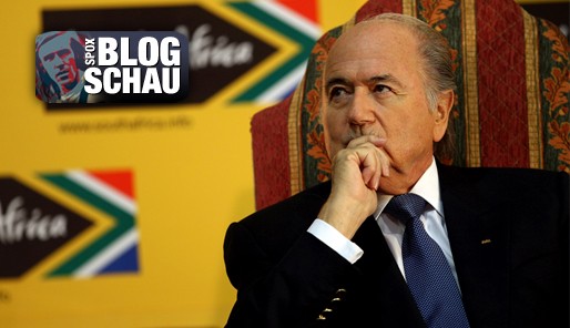 Hört die enttäuschten Fans wohl wegen der Vuvzelas nicht: FIFA-Boss Sepp Blatter