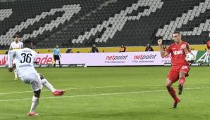 Breel Embolo trifft zum 1:0 für Borussia Mönchengladbach.