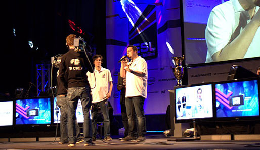 Das Moderatoren-Team auf dem Intel Friday Night in Mannheim
