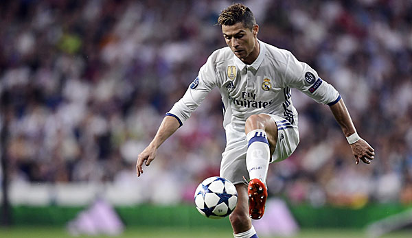 Cristiano Ronaldo löst Lionel Messi ab und schmückt das Cover von FIFA 18