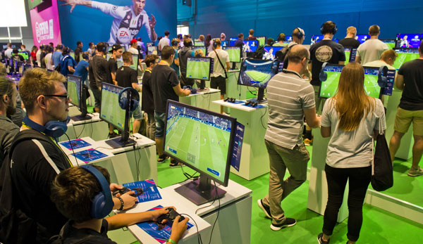Auf der Gamescom durfte FIFA bereits im August angetestet werden.