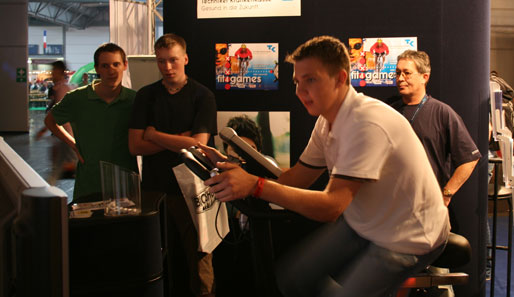 Die Techniker Krankenkasse testet auf der Games Convention 2007 die Fitness der Gamer