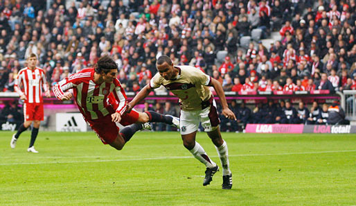 In der Hinrunde spielte Mario Gomez (l.) Hannover übel mit. Beim 3:0 der Bayern erzielte er alle Tore