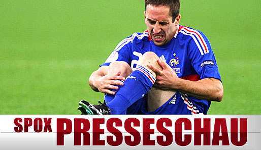 Franck Ribery schmerzt das Knie. Vor dem Spiel gegen Uruguay half ein dicker Eisbeutel.