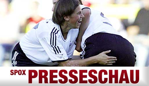 Ariane Hingst (l.) und Birgit Prinz beim Torjubel während der WM 2003 in Columbus