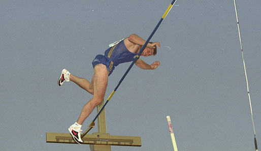 So kennt man ihn: Sergej Bubka schraubte sich in luftige Höhen und stellte in seiner Karriere 35 Weltrekorde auf
