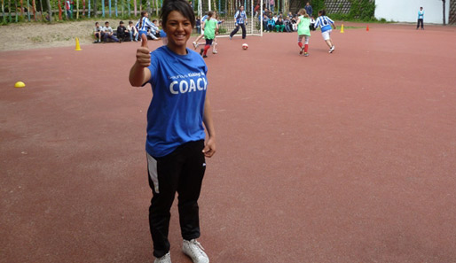 Laureus-Stiftung: 14 Kicking Girls werden zu Trainerassistentinnen