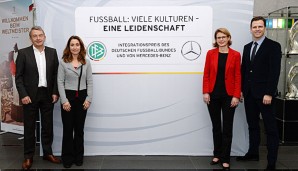 Die Jury des Integrationspreises, der vom DFB und Mercedes-Benz verliehen wird