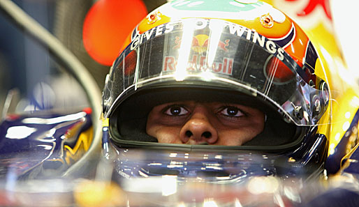 Neues Gesicht Teil 2: Der Inder Karun Chandhok testet in Barcelona für Red Bull Racing