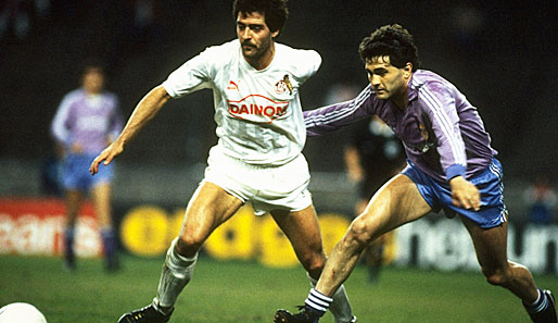 Auch der 1. FC Köln (mit Uwe Bein, l.) durfte mal gegen Real ran. Im UEFA-Cup- Finale 1986. Real gewann das Hinspiel 5:1, Köln immerhin das Rückspiel 2:0