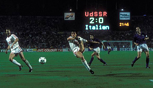 HISTORIE: Nach dem Sieg bei der EM 1988 gegen Italien hagelte es Hohn und Spott für die Squadra Azzurra