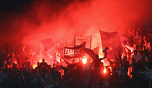 FANS: Der Vorort zur Hölle: "Cehennem" heißt das Stadion Istanbuls - zu deutsch: Die Hölle