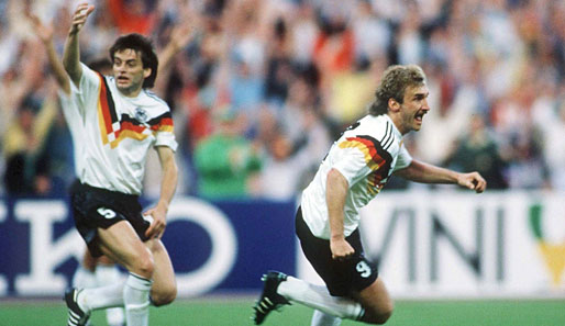 EM 1988 in Deutschland: Rudi Völler (r.) und Matthias Herget