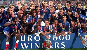 2000 in Rotterdam holten die Franzosen durch ein 2:1 n.V. gegen Italien ihren zweiten Titel
