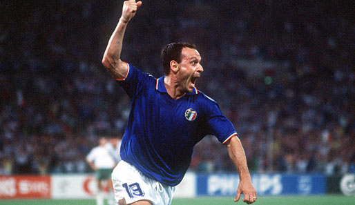 Bei der WM 1990 wird der Italiener Toto Schillaci mit 6 Toren Torschützenkönig. Danach von Juventus zu Inter gereicht, später Karriereende in Japan.
