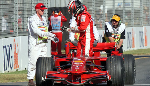 Und dann traf es den Weltmeister. Räikkönen stieg kurz vor Schluss aus