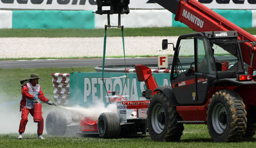 Der nächste Deutsche mit Problemen: Adrian Sutil fällt nach gutem Beginn auf Platz 14 liegend mit Getriebeschaden aus