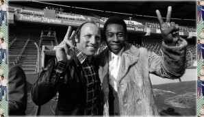 Ein Zeitsprung... Kurz vor der WM 1974 trafen sich Uwe Seeler und Pele, um über Fußball zu philosophieren. Hätten sie mal lieber über Peles Mantel gesprochen...