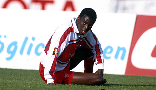 1992 kam Charles Akonnor zusammen mit Sammy Kuffour aus Ghana nach Deutschland. Er spielte sechs Jahre bei den Rot-Weißen