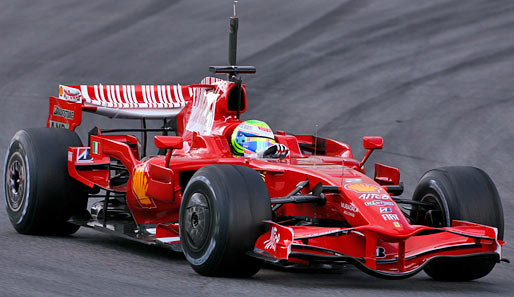 Felipe Massa fuhr auf den profillosen Reifen am Montag überragende Bestzeit, Dienstag war es Rubens Barrichello im Honda