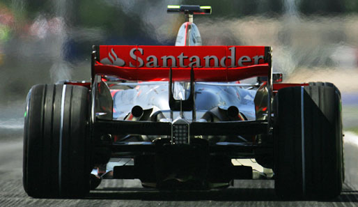 Sein Teamkollege Heikki Kovalainen wurde Sechster. Seine Rückansicht bekommen damit Mark Webber und Jarno Trulli zu sehen