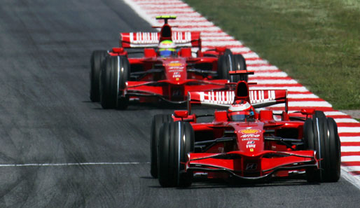 Im Anschluss baut das Ferrari-Duo seine Führung stetig weiter aus und steuert souverän auf einen Doppelsieg in Barcelona zu